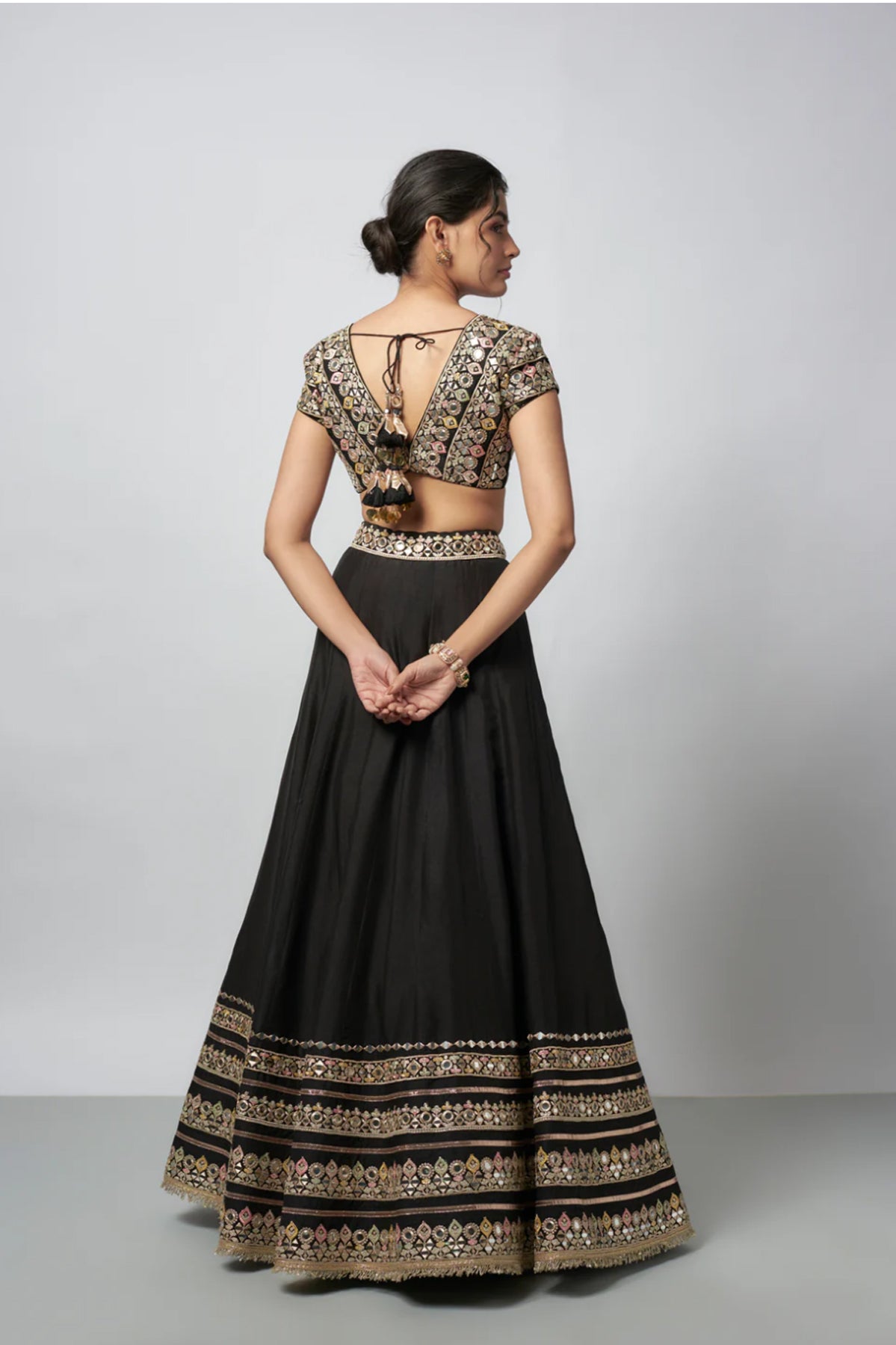 Maanyata Lehenga Set
