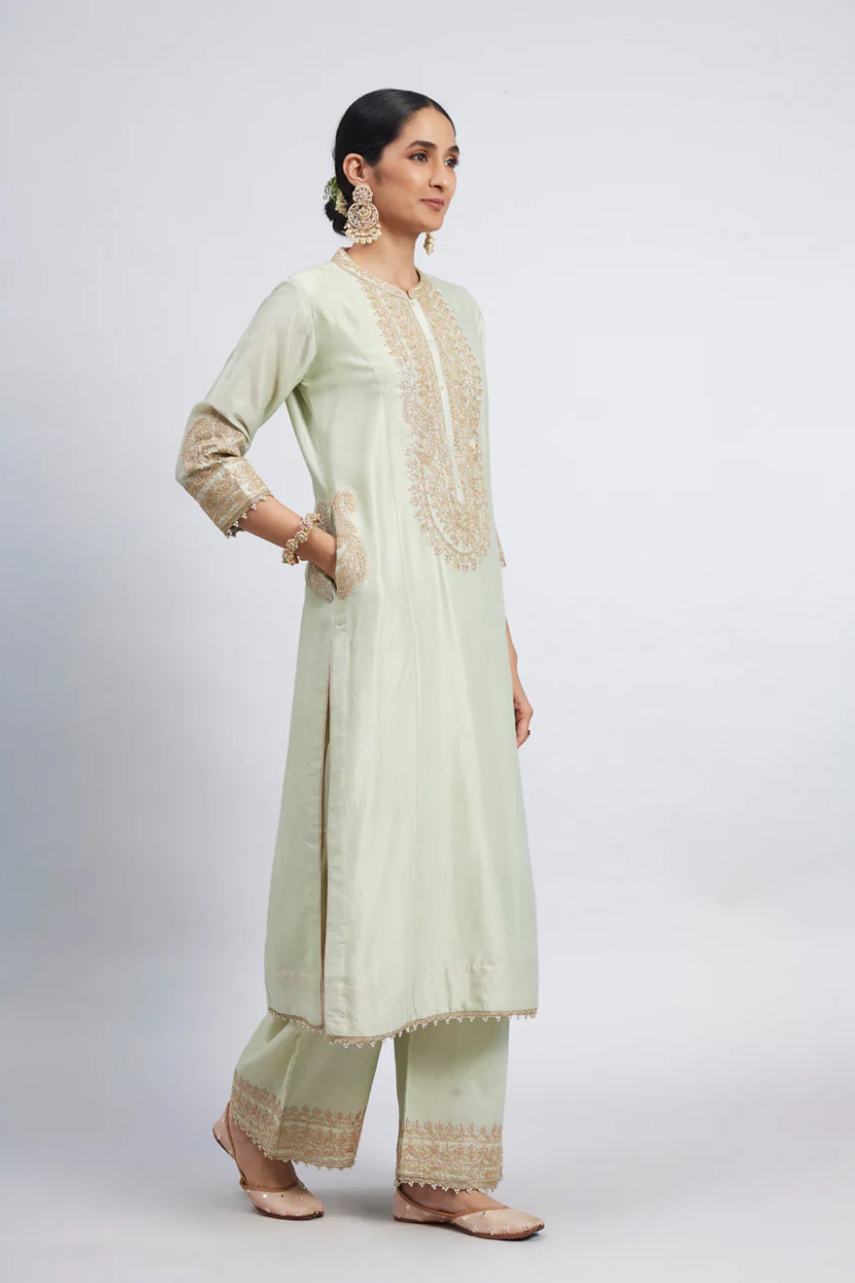 AADIRAH- EMBROIDERED KURTA SET WITH SIDE POCKETS