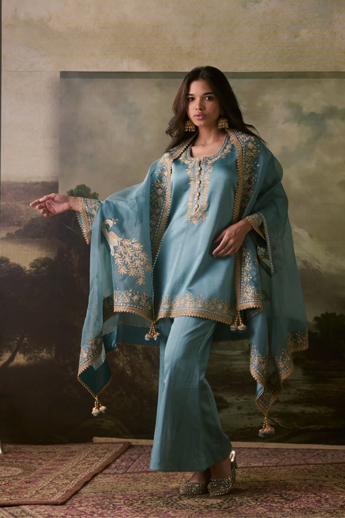 FIRDAUS NOYA CAPE SET